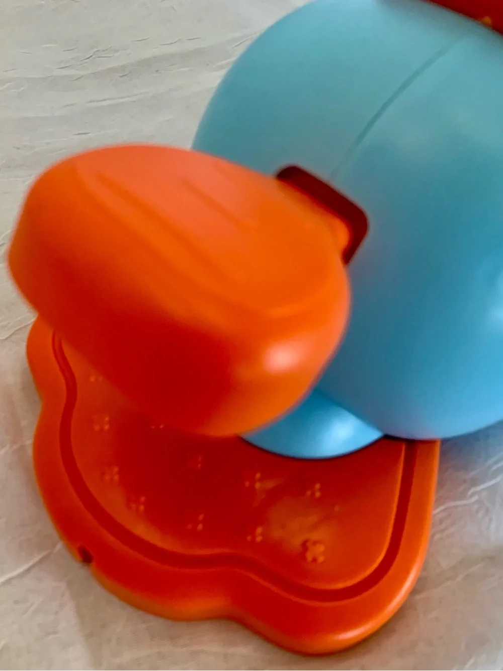 interactive whale-shaped treat dispenser and puzzle feeder for pets
